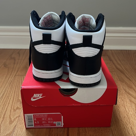 Nike dunk high top , W size 6 - Picture 2 of 4